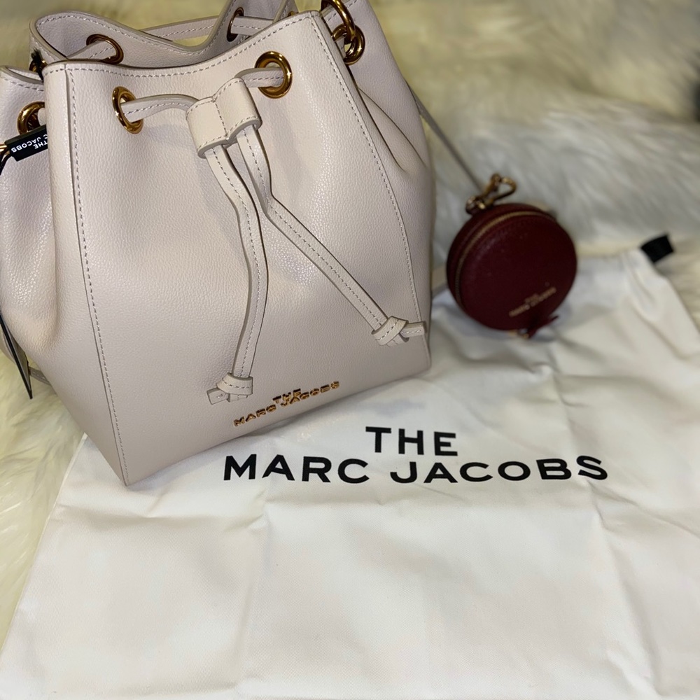 The Marc Jacobs Bucket Bag NWT